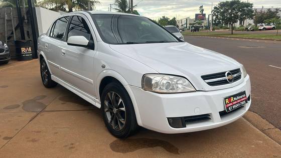CHEVROLET ASTRA 2.0 MPFI ADVANTAGE 8V FLEX 4P MANUAL CHEVROLET ASTRA 2.0 MPFI ADVANTAGE 8V FLEX 4P MANUAL